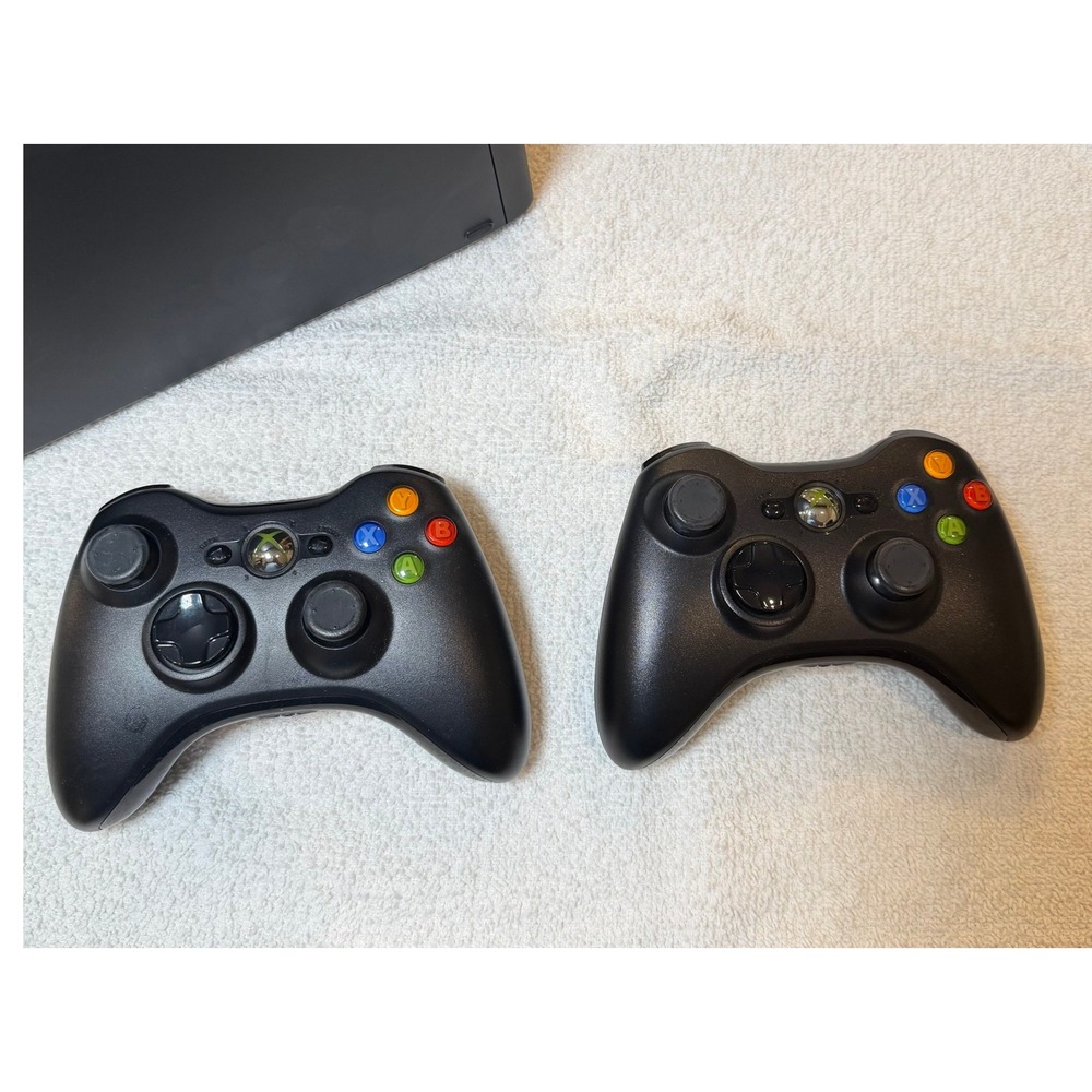 Xbox 360 S Slim 4GB Console Bundle 2 OEM Wireless Controllers Tested Working